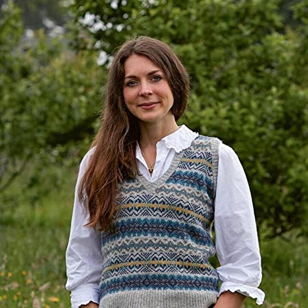 Garden Apothecary: Transform Flowers, Weeds and Plants into Healing Remedies-Broughgammon Farm-Basalt and Oak